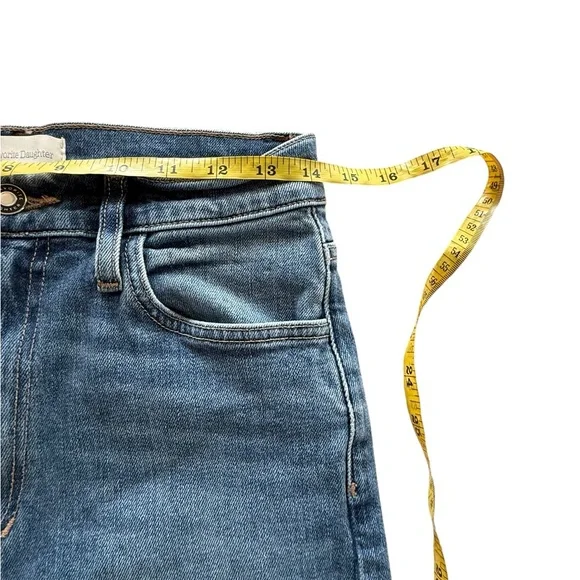 Favorite Daughter Valentina Shortie Jeans - Picture 8 of 11